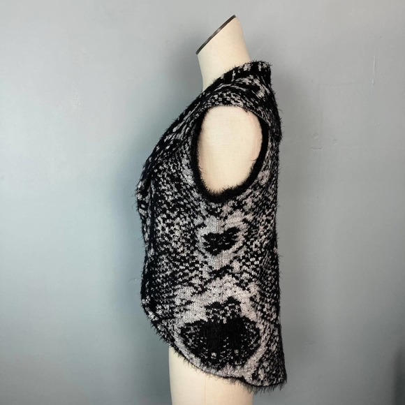 Sioni Blk Gry Snkspn Pythn Patt Eyelash Knit Sweater Vest Sz S - Picture 8 of 16